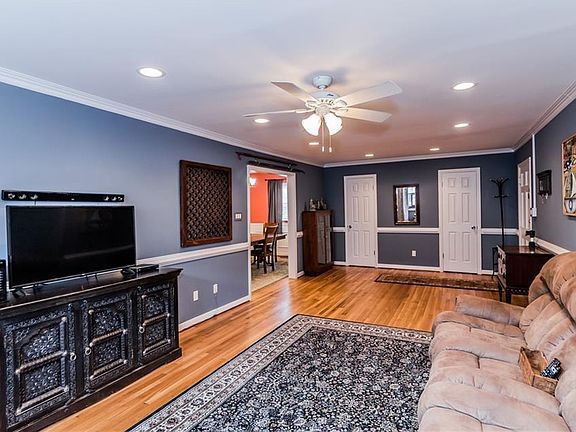 5th image of 3416 Grove Ave #U21