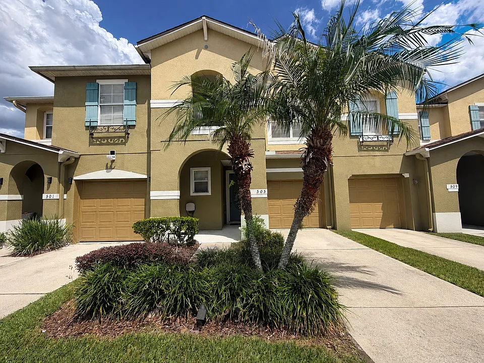 505 Lake Eagle Ln #1