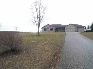 6043 Oncken Rd, Waunakee, WI 53597