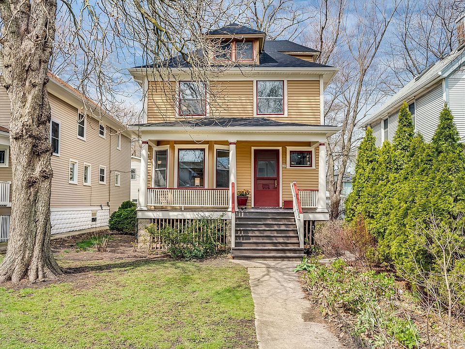 2nd image of 429 N Harvey Ave