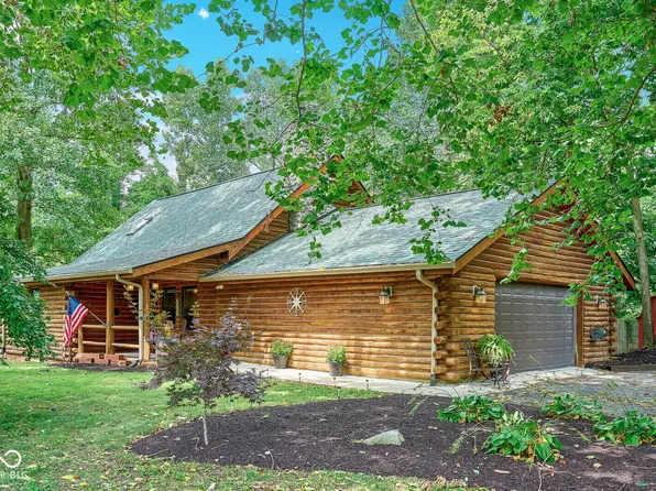 7418 Deerfield Dr, Greenfield, IN 46140