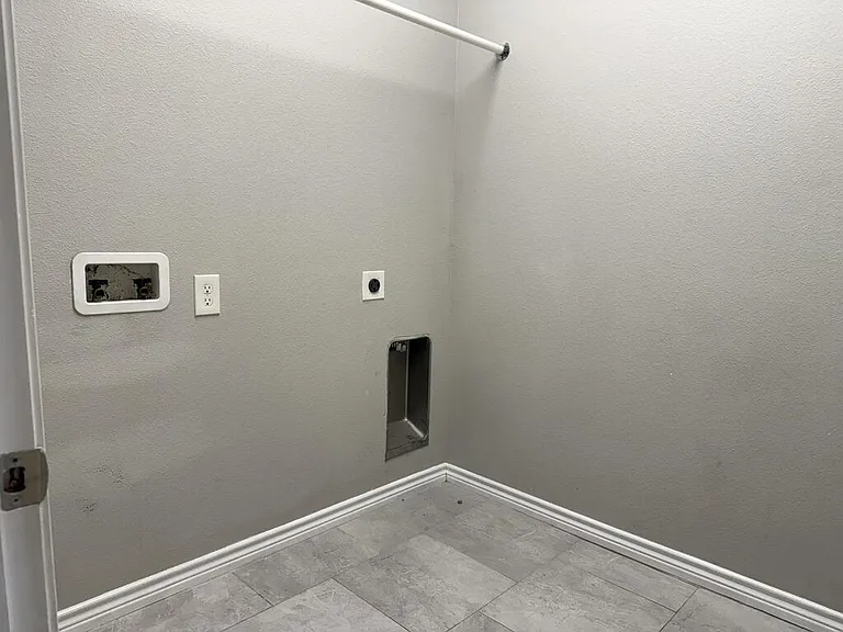 5301 Hagen Ct — Photo 10