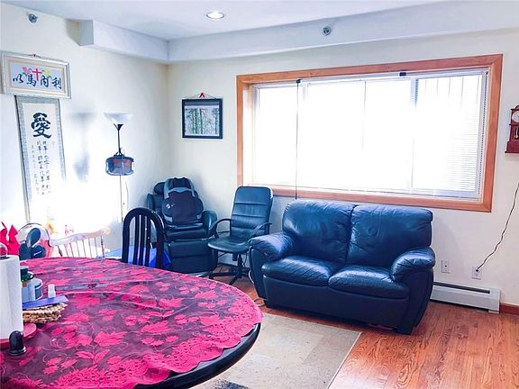 3rd image of 2543 W 16th St #1B