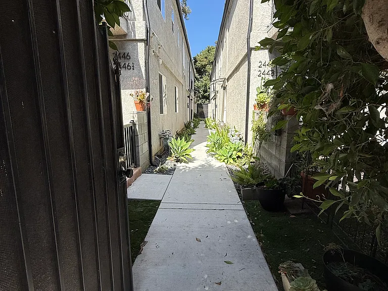 2446 S Centinela Ave — Photo 58