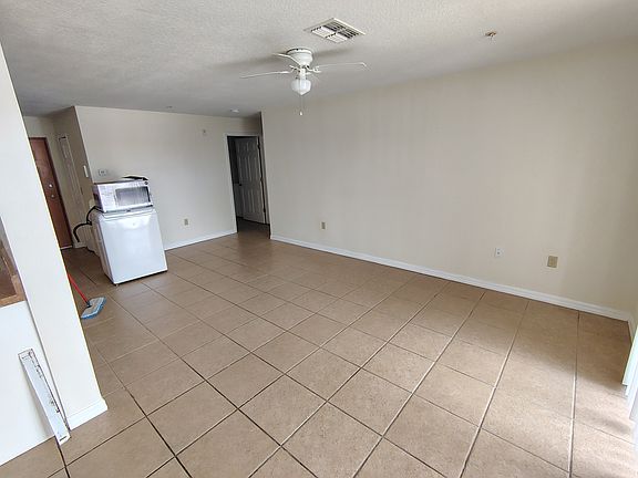 4th image of 7032 Congress St #405