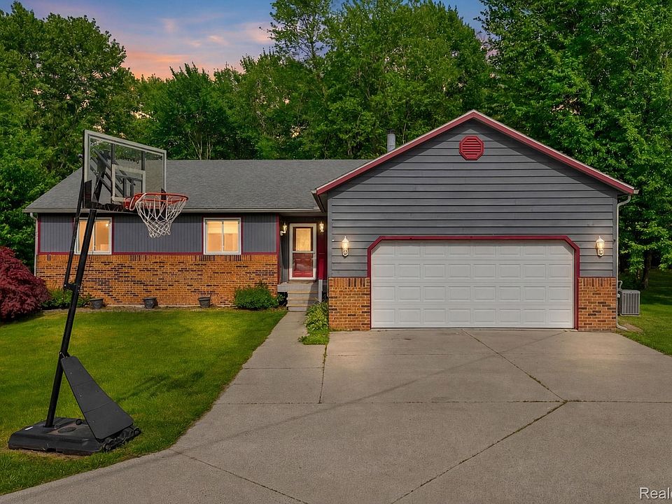 1st image of 3176 Yorkshire Dr