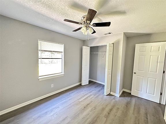 5th image of 3761 NE 40th Pl APT D