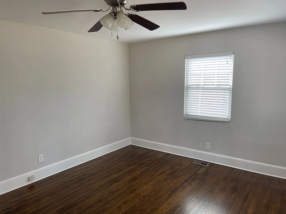 1418 Nassau Blvd