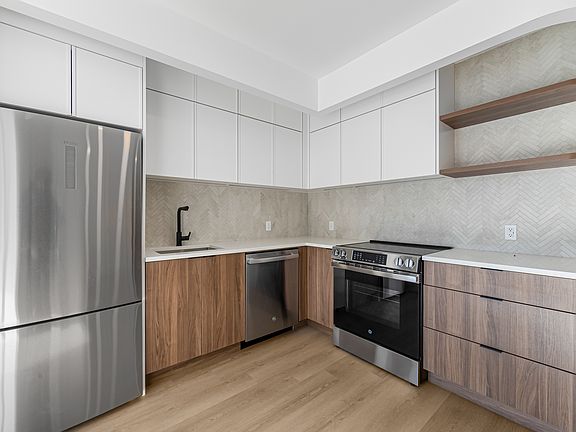 2nd image of 953 Dean St #641