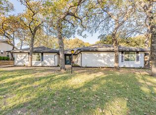 2201 Twin Elms Dr, Arlington, TX 76012