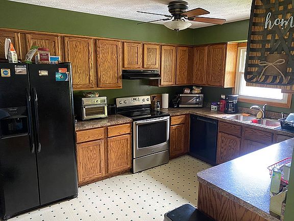 4th image of 103 California Dr