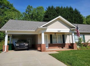 267 S Boyles St, Pilot Mountain, NC 27041