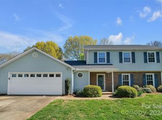 2041 Snowbird Ln, Gastonia, NC 28056