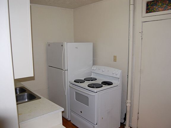 3rd image of 327 S 11th St #1