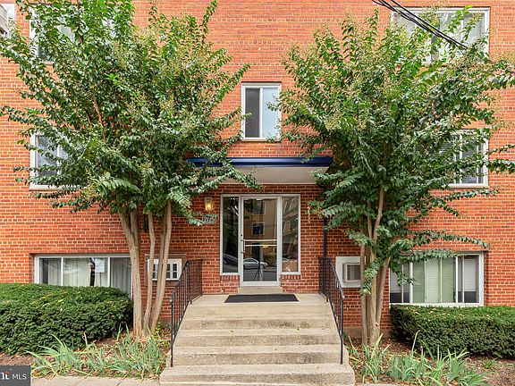 2nd image of 2125 19th St N APT 6