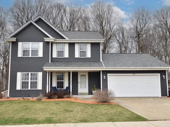 1733 Falcon DRIVE, Hartford, WI 53027