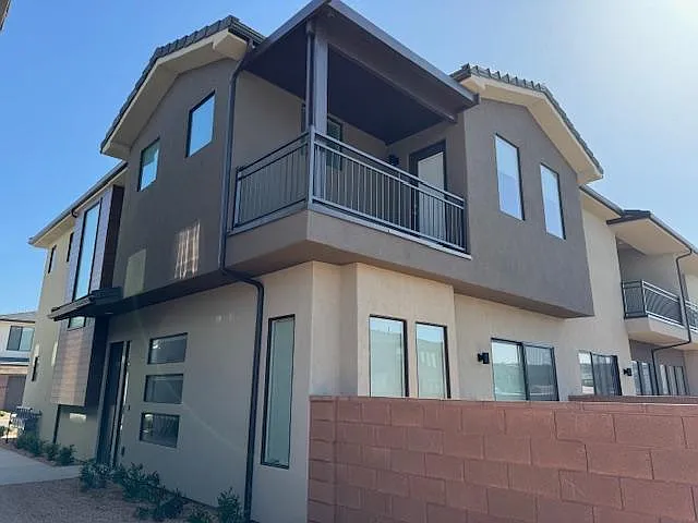Own balcony with views of Pine Valley Mountains.
