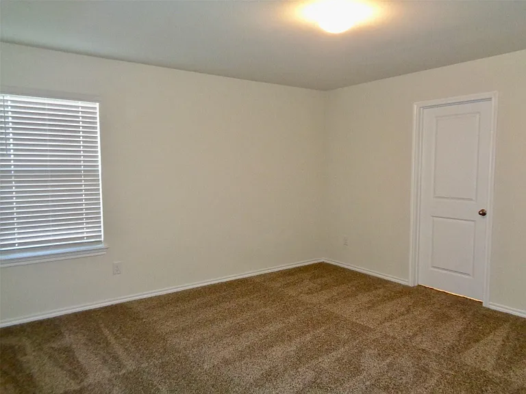 1806 Yale St — Photo 8