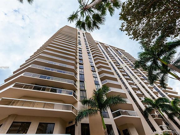 5th image of 20185 E Country Club Dr APT 409