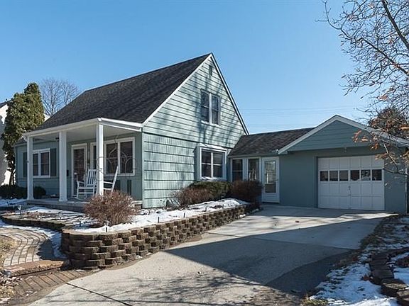 2nd image of 1904 Crestland Dr