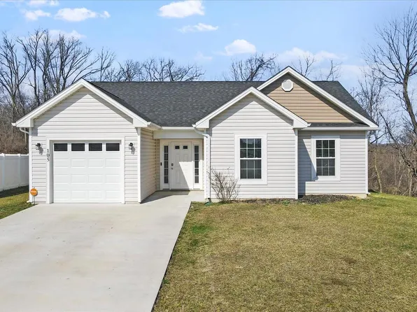 105 Whippet Ct, Martinsburg, WV 25401