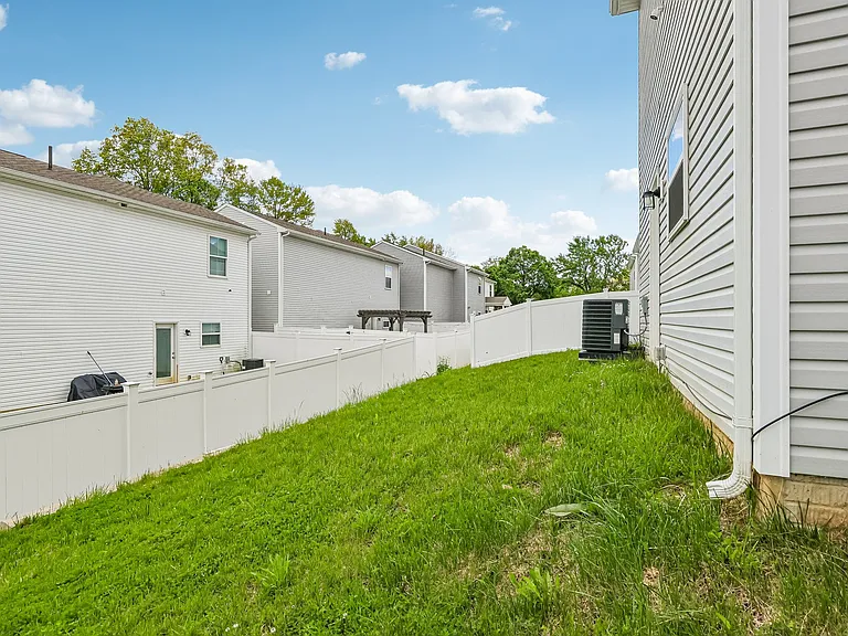 572 Auld Farm Cir — Photo 28