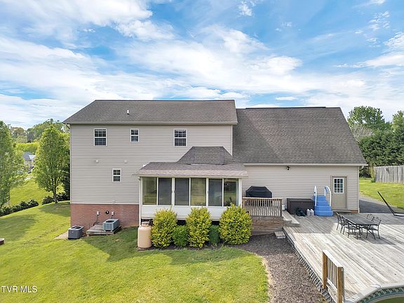2nd image of 271 Mulberry Bnd