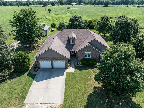 186 NE 901p Rd, Clinton, MO 64735