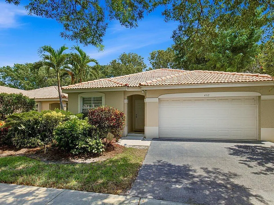 4112 Pine Ridge Ln
