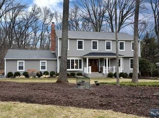 35 Windsor Ter, Mahwah, NJ 07430