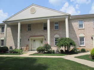 22 Ashlea Gdns, New Holland, PA 17557