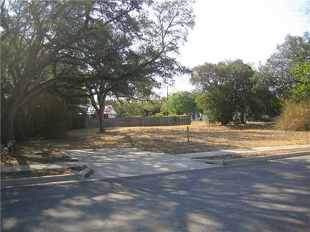 2nd image of 702 Parkway St