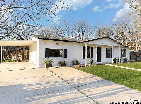 3rd image of 115 Hillcrest Dr