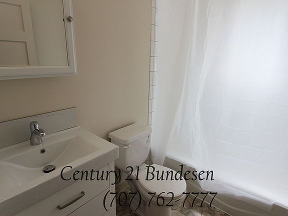 3rd image of 606 6th St #B