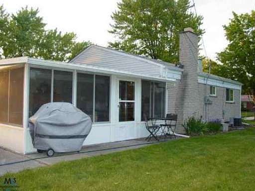 3rd image of 40278 Diane Dr