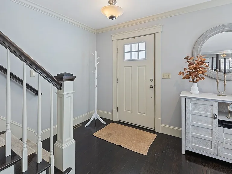 8A Maple St #1 — Photo 2
