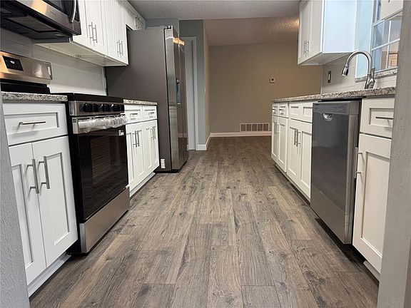 3rd image of 1643 Jacobs Rd