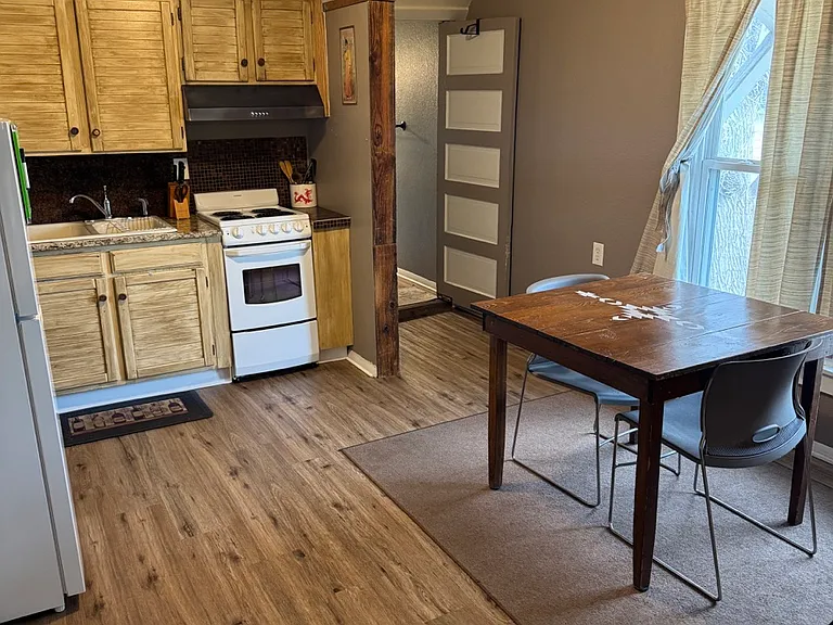118 E Brookside St #D — Photo 1