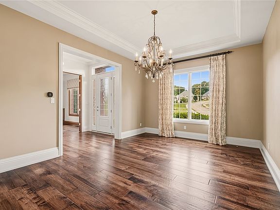 3rd image of 217 Malbec Ln
