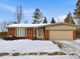 31651 Carmody Dr, Warren, MI 48092