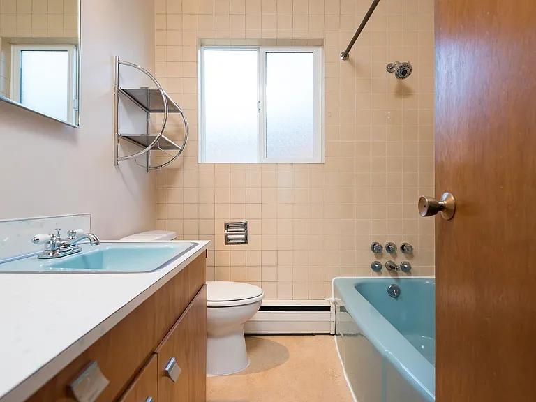 2504 N Rosa Parks Way — Photo 22