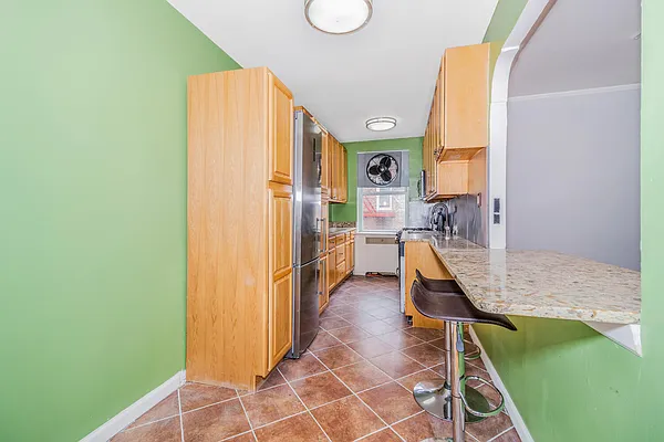 Sold by REMAX Distinguished Homes | media 8