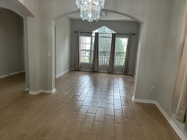 24806 Siena Dr — Photo 2