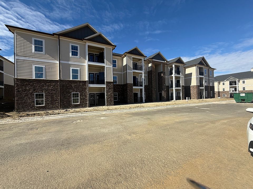 1st image of 1215 Silver Stream Dr