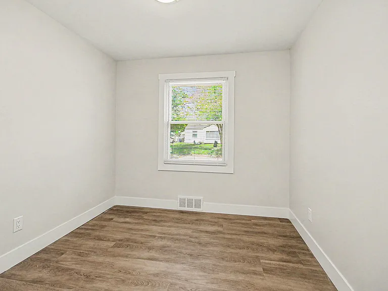 27157 Lucerne Dr — Photo 16