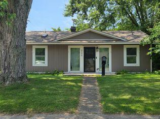 6498 Richalle St, Brighton, MI 48116
