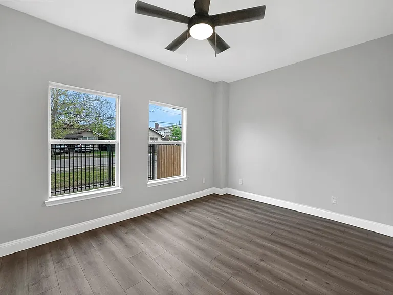 5604 Sherman St — Photo 8