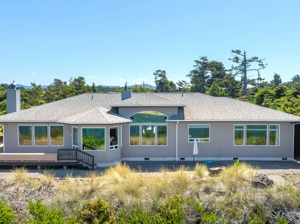 1 Marielle Ln, Florence, OR 97439