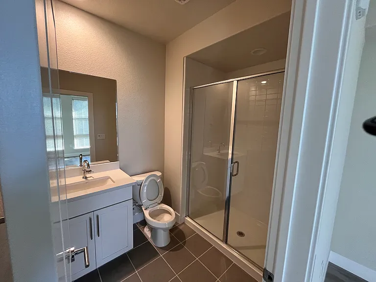 walkin showers bedroom 3