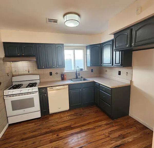 821 Anna St #2 — Photo 15